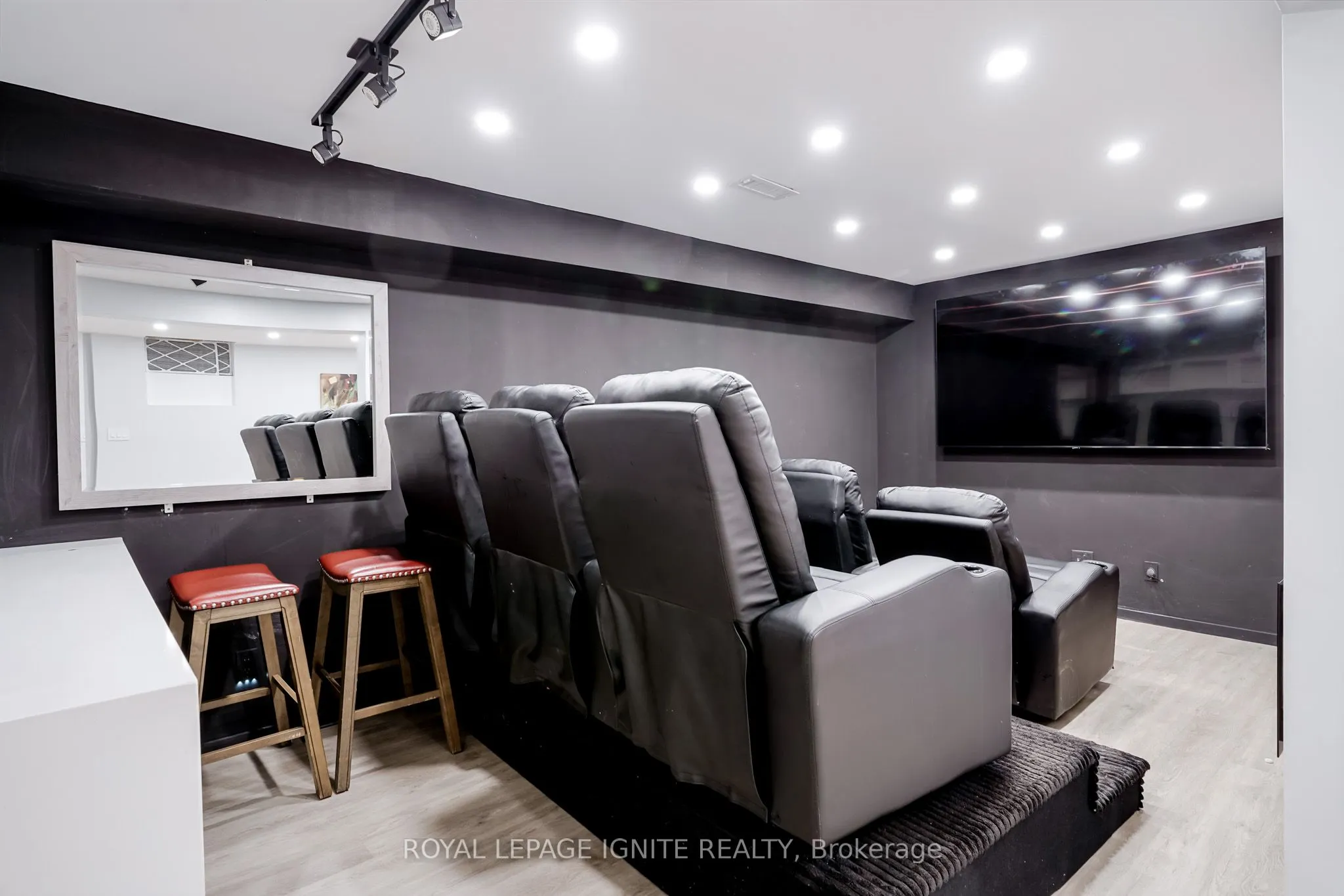 754 Downview Crescent