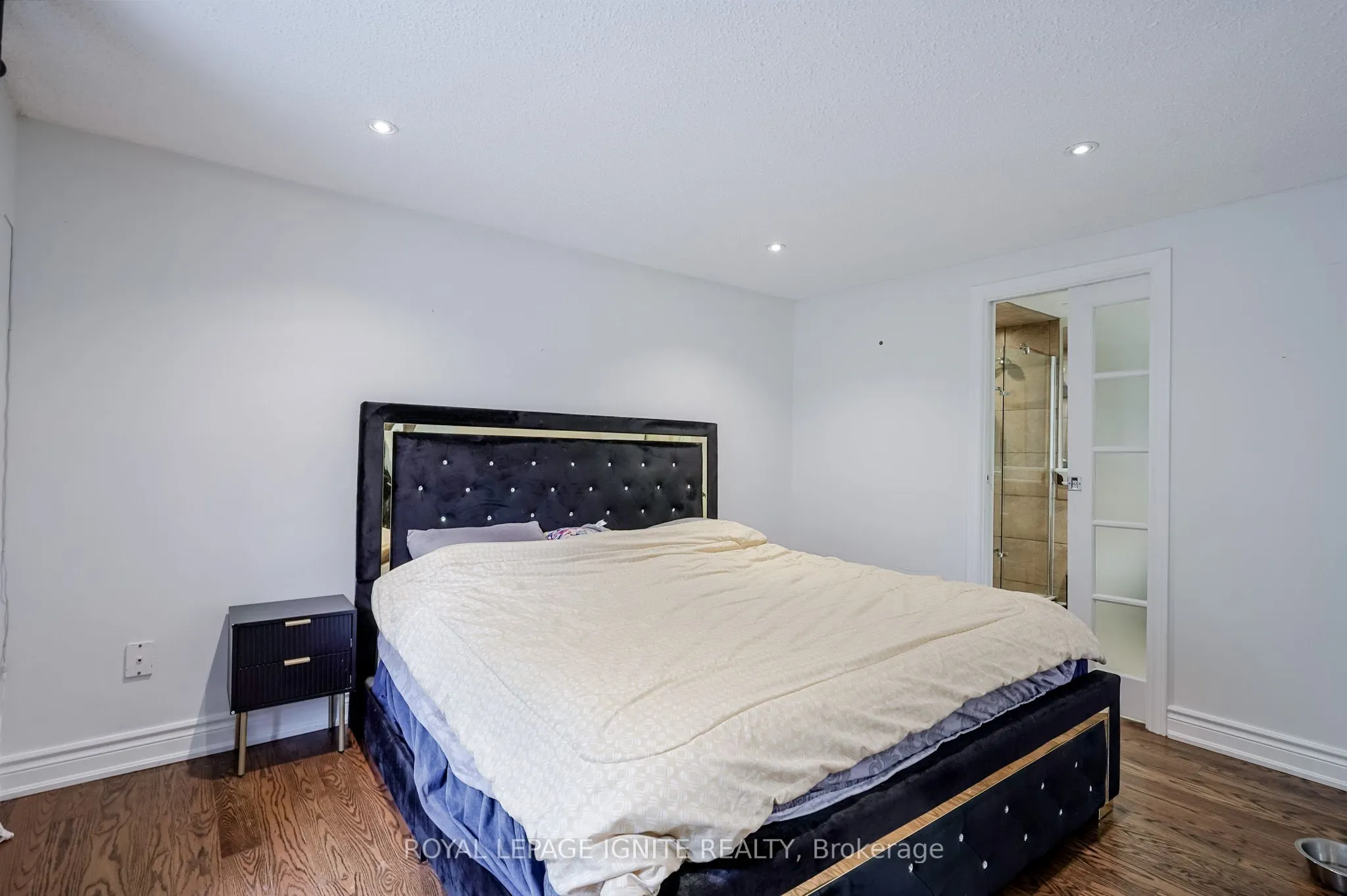 754 Downview Crescent