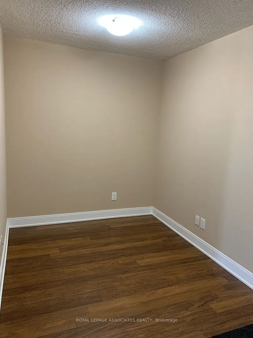 135 Village Green Square, #2621