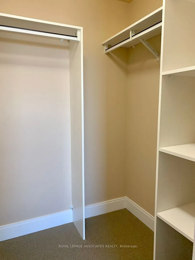 135 Village Green Square, #2621