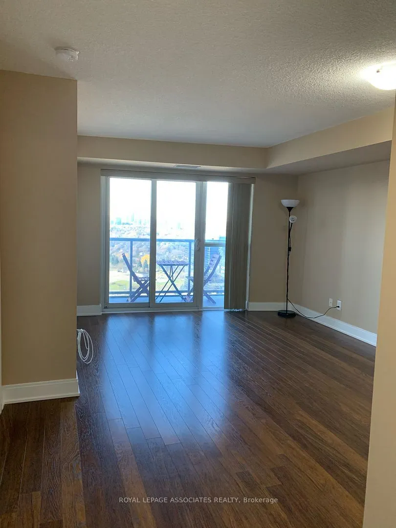 135 Village Green Square, #2621