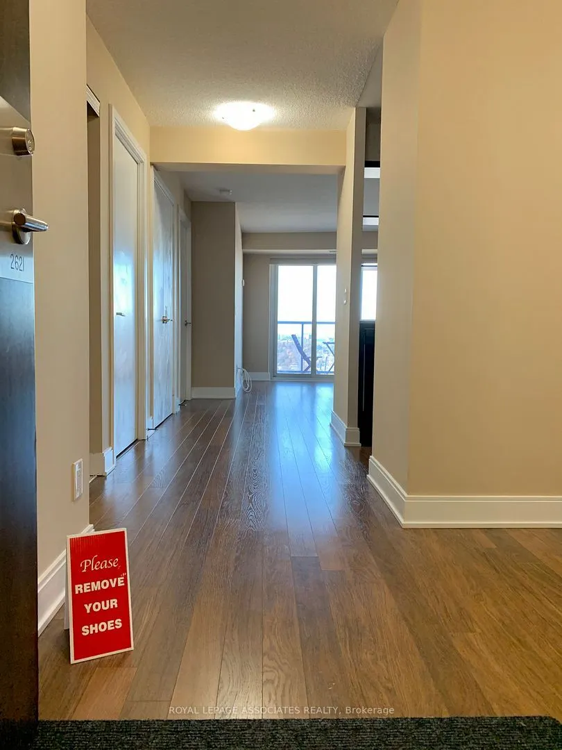 135 Village Green Square, #2621