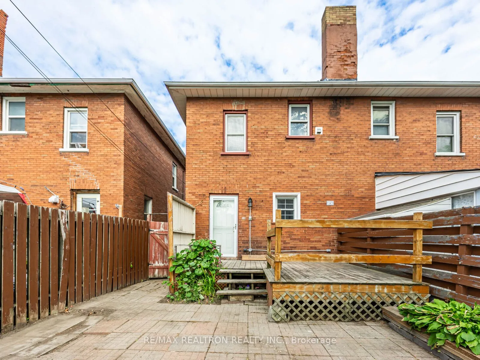10 Liberty Street S