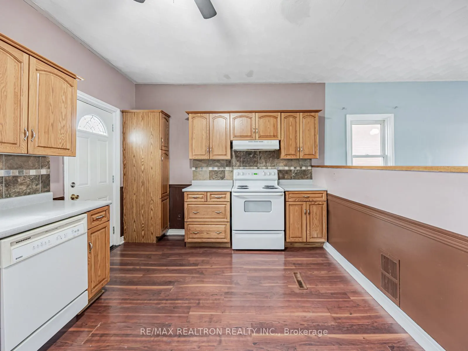 10 Liberty Street S