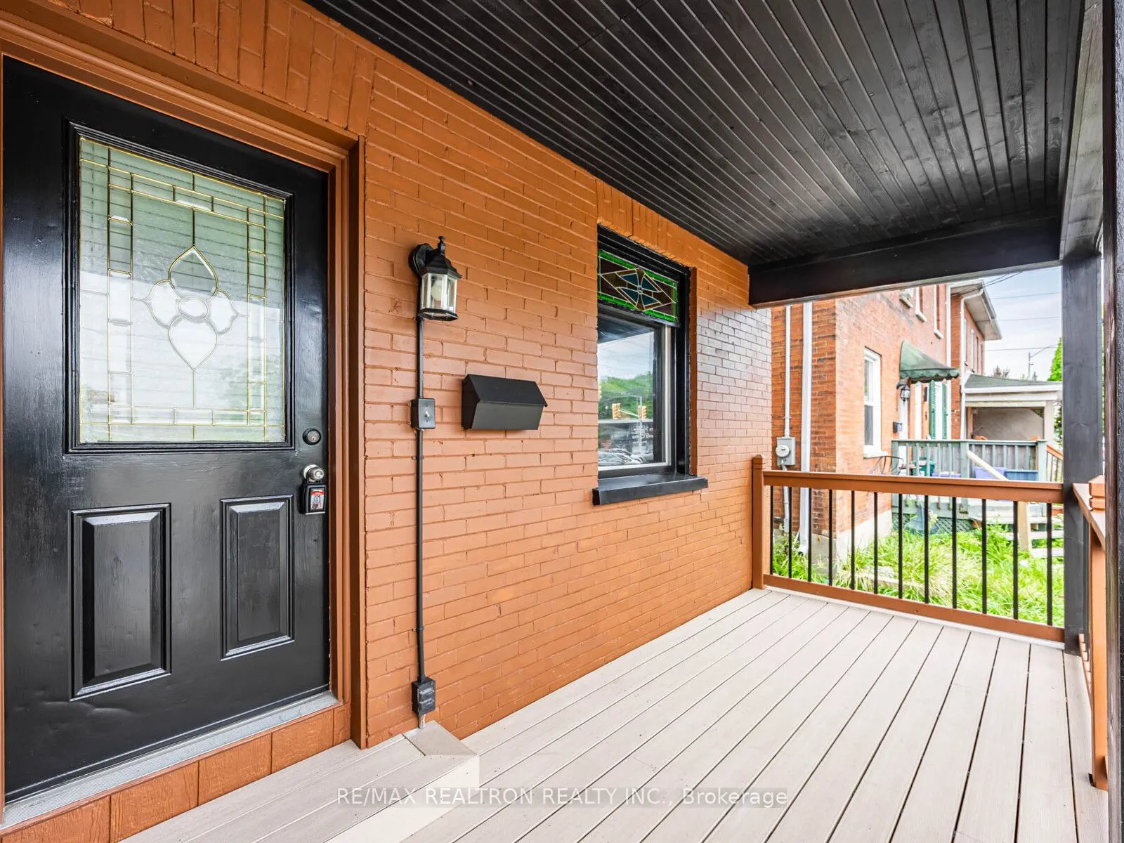 10 Liberty Street S