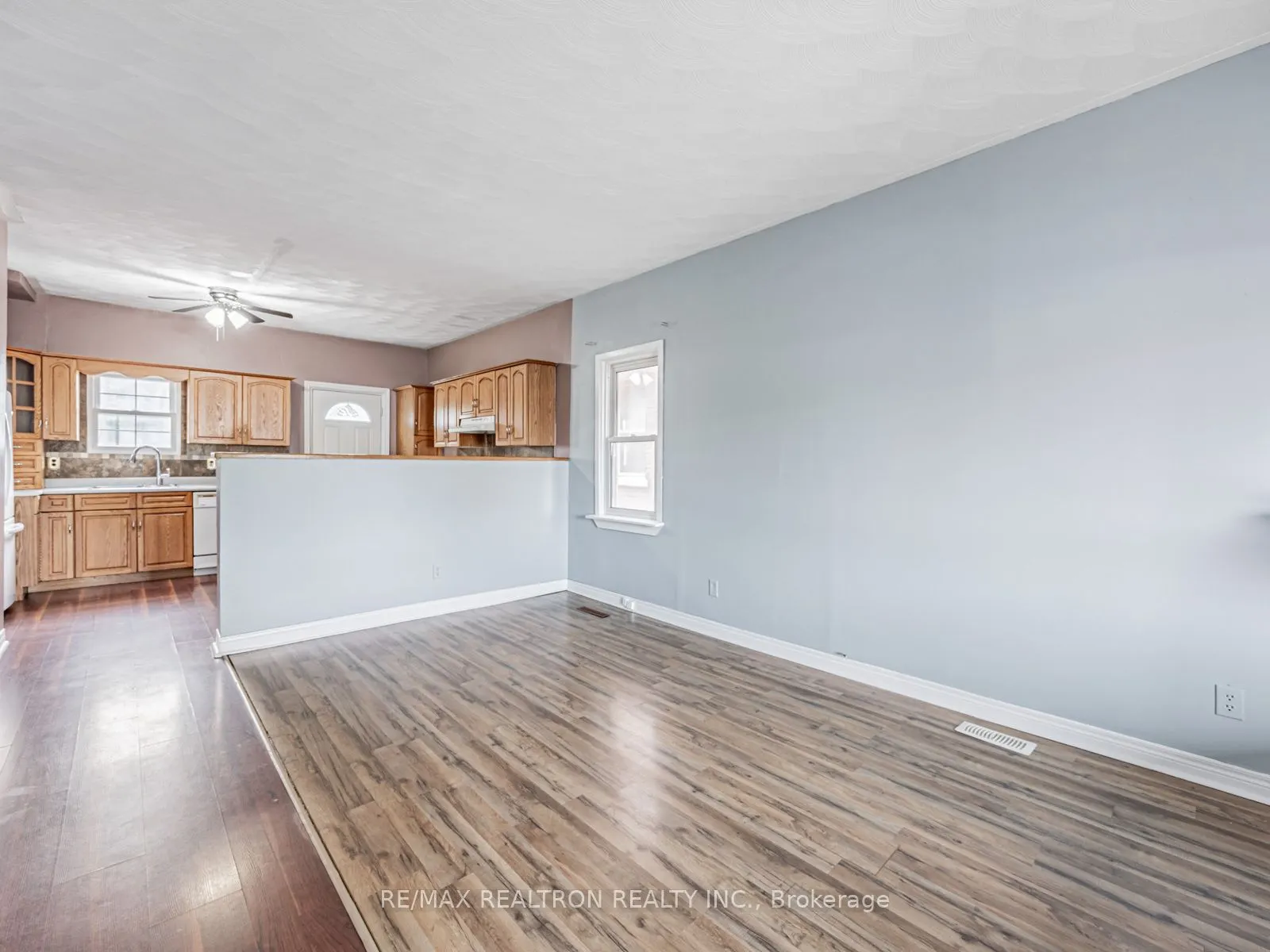 10 Liberty Street S
