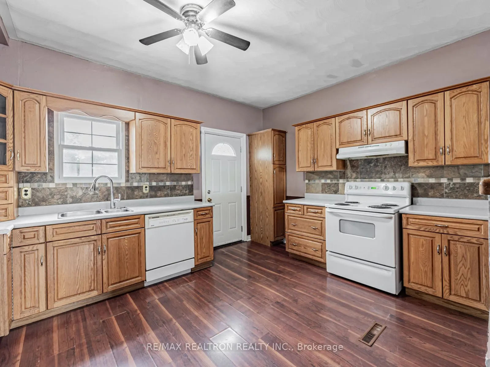 10 Liberty Street S