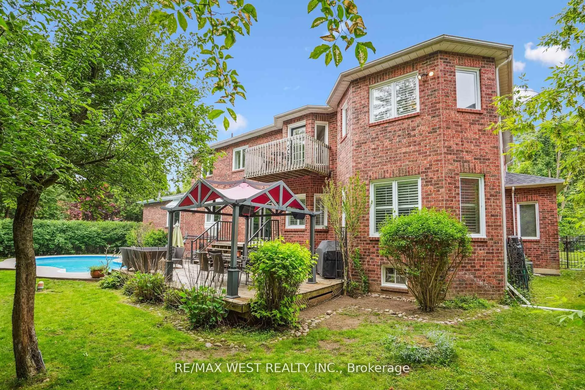 81 Woodview Drive