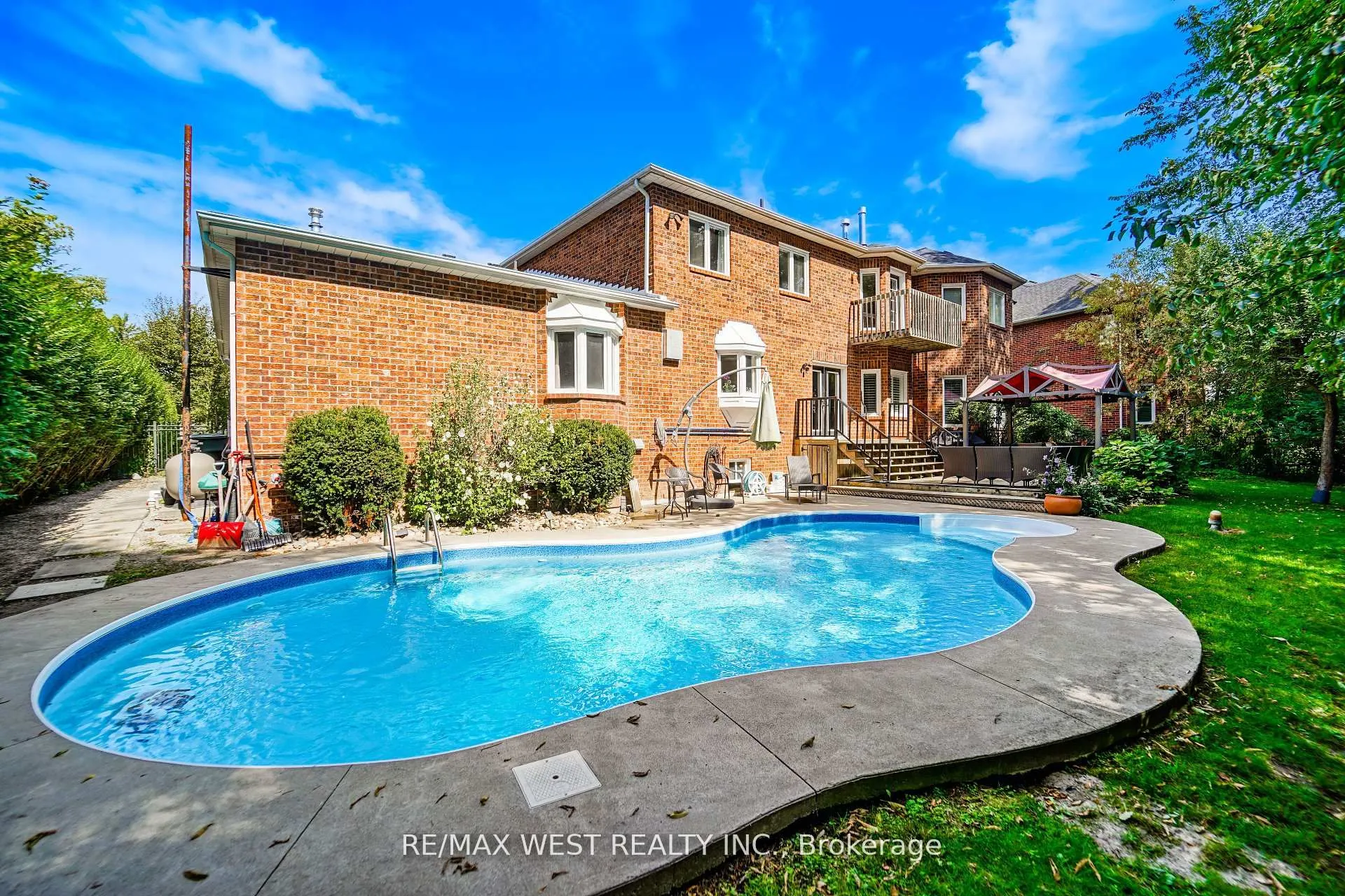 81 Woodview Drive