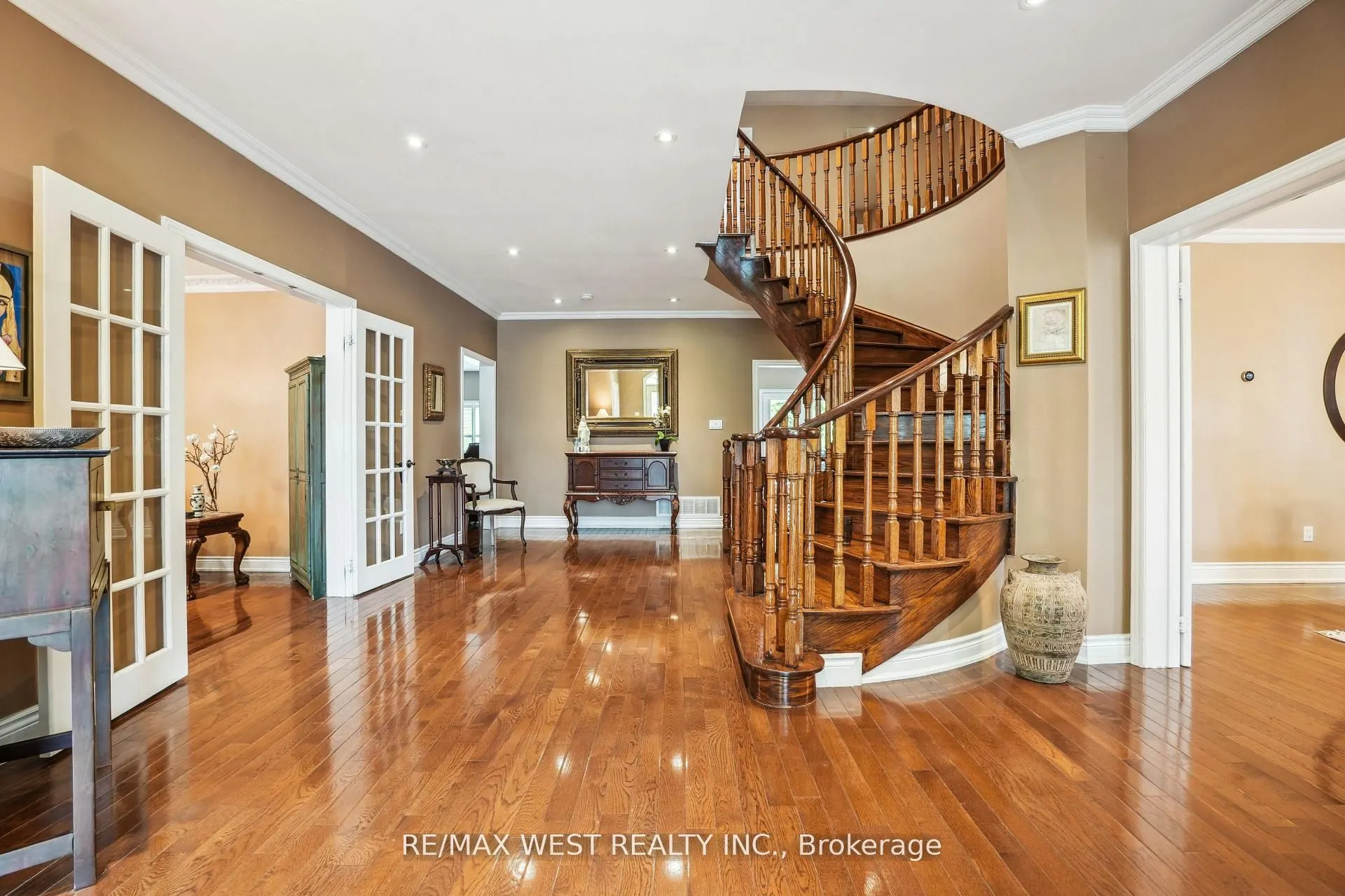81 Woodview Drive