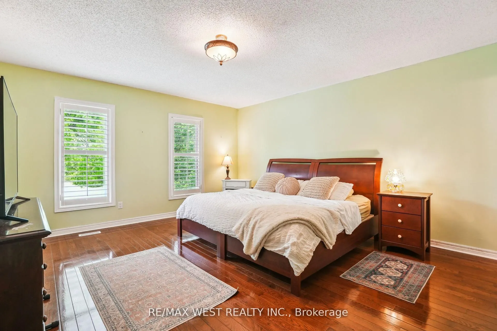 81 Woodview Drive