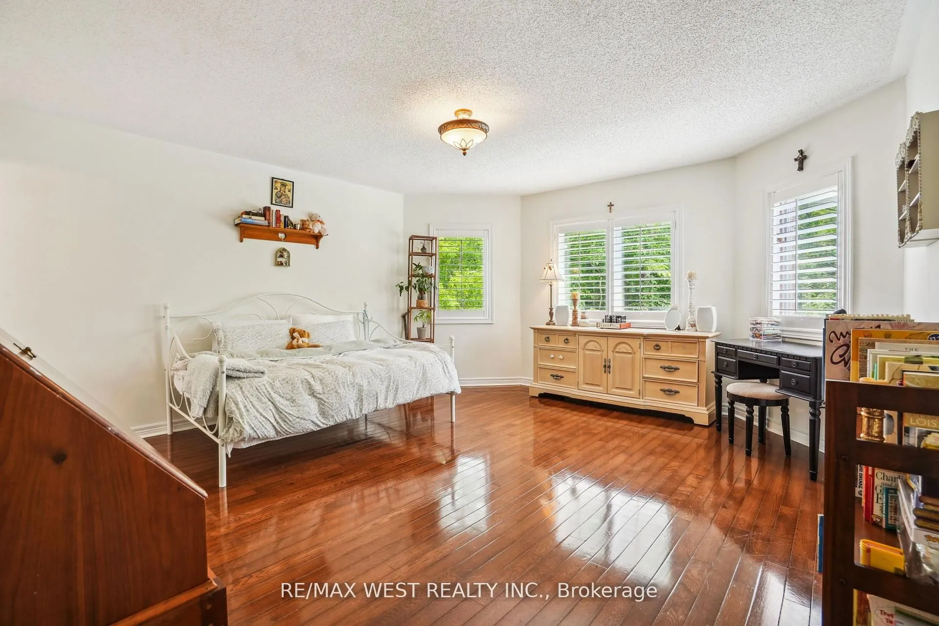 81 Woodview Drive