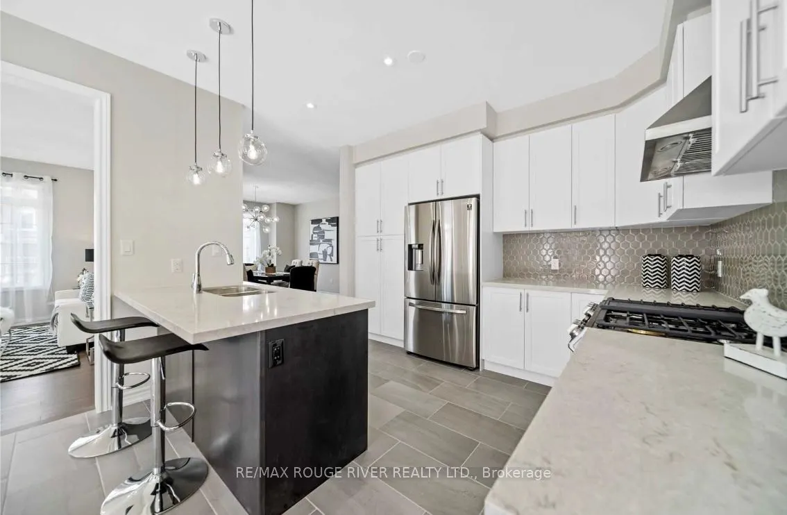 27 Crombie Street