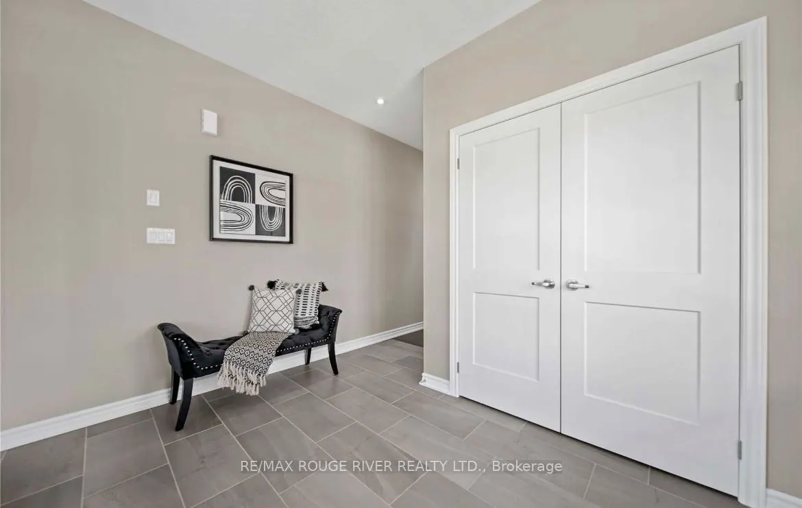 27 Crombie Street