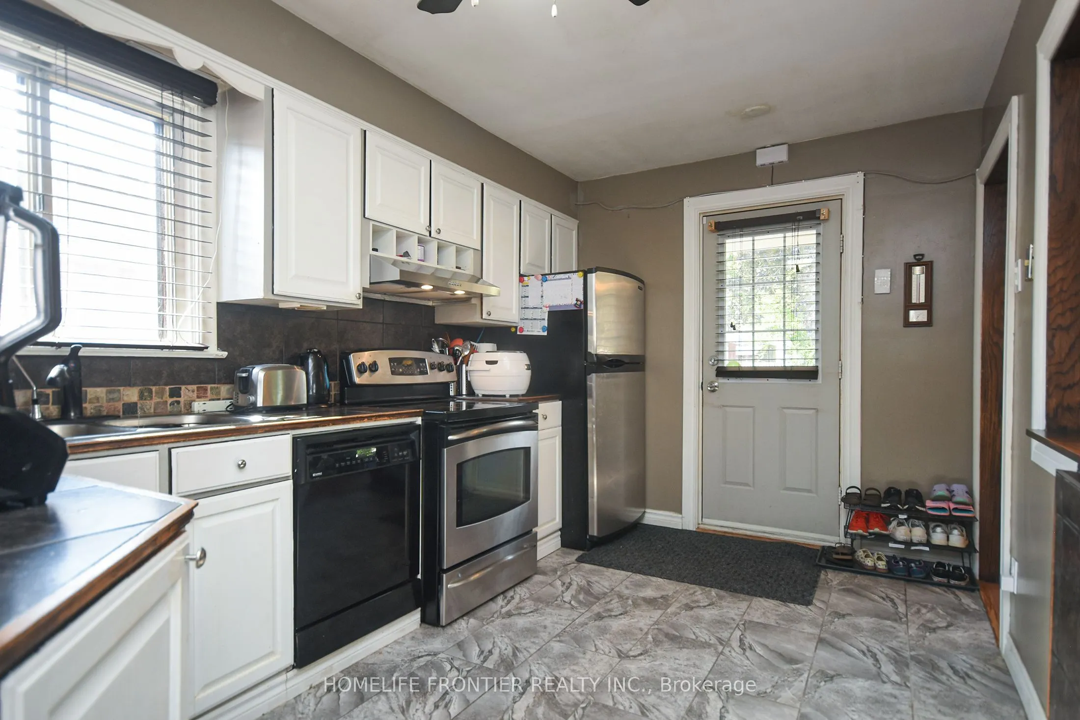 109 Darlingside Drive