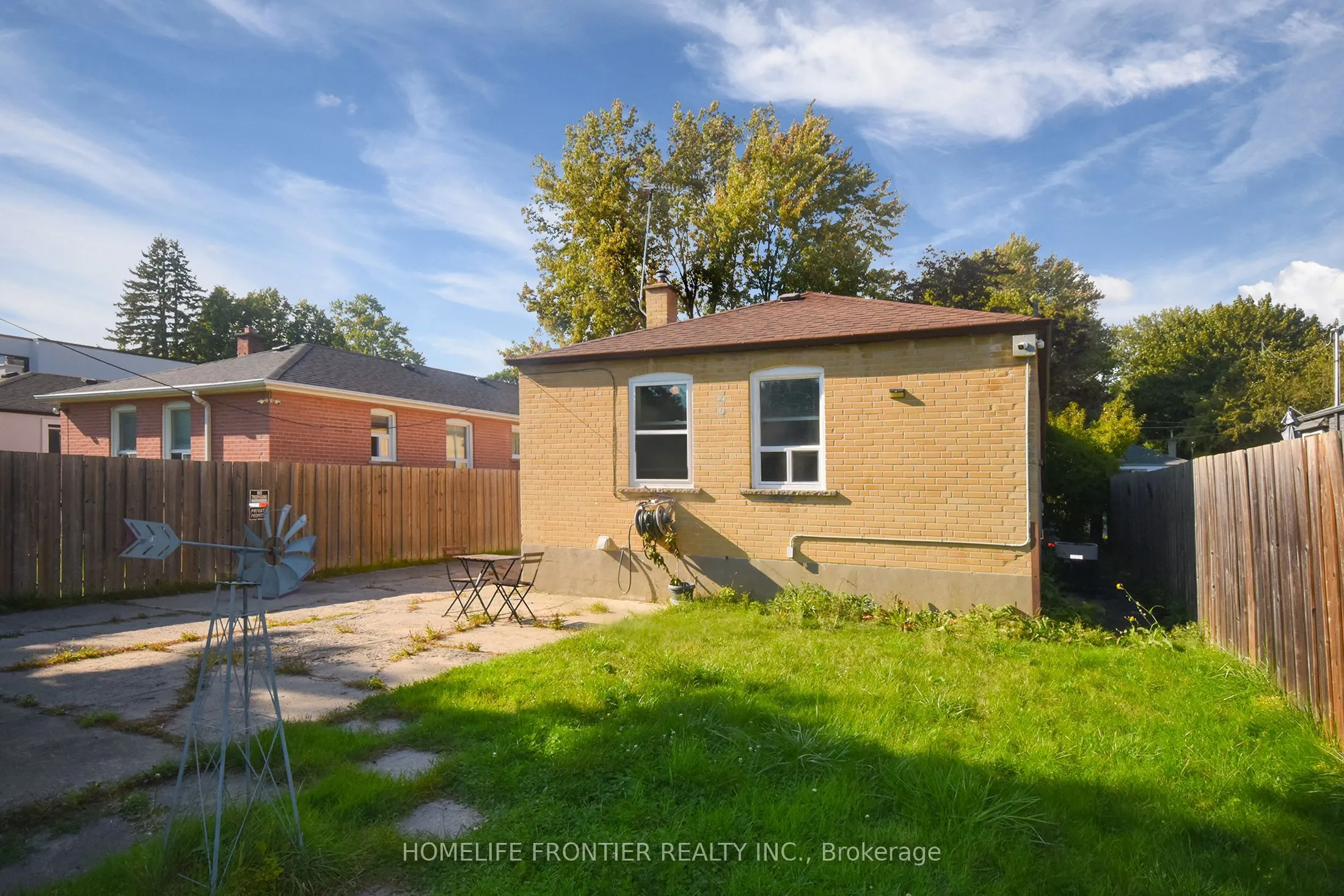 109 Darlingside Drive