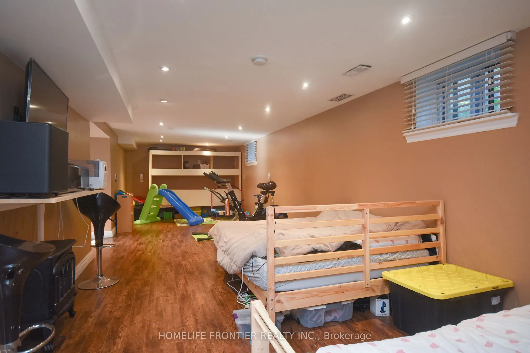 109 Darlingside Drive