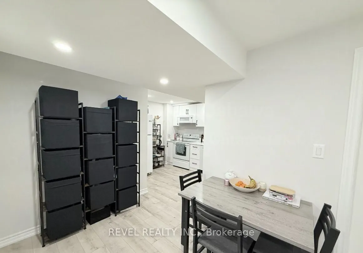 1246 Harlstone Crescent