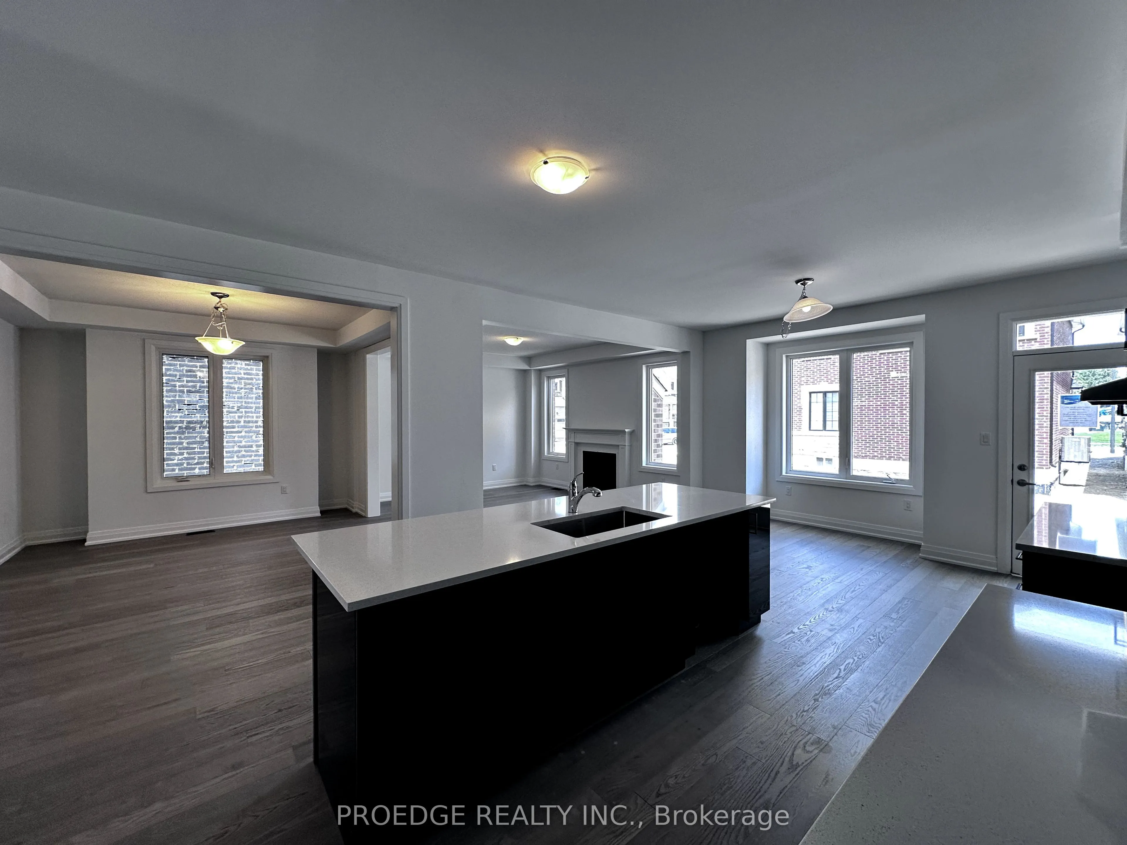 1416 Mockingbird Square