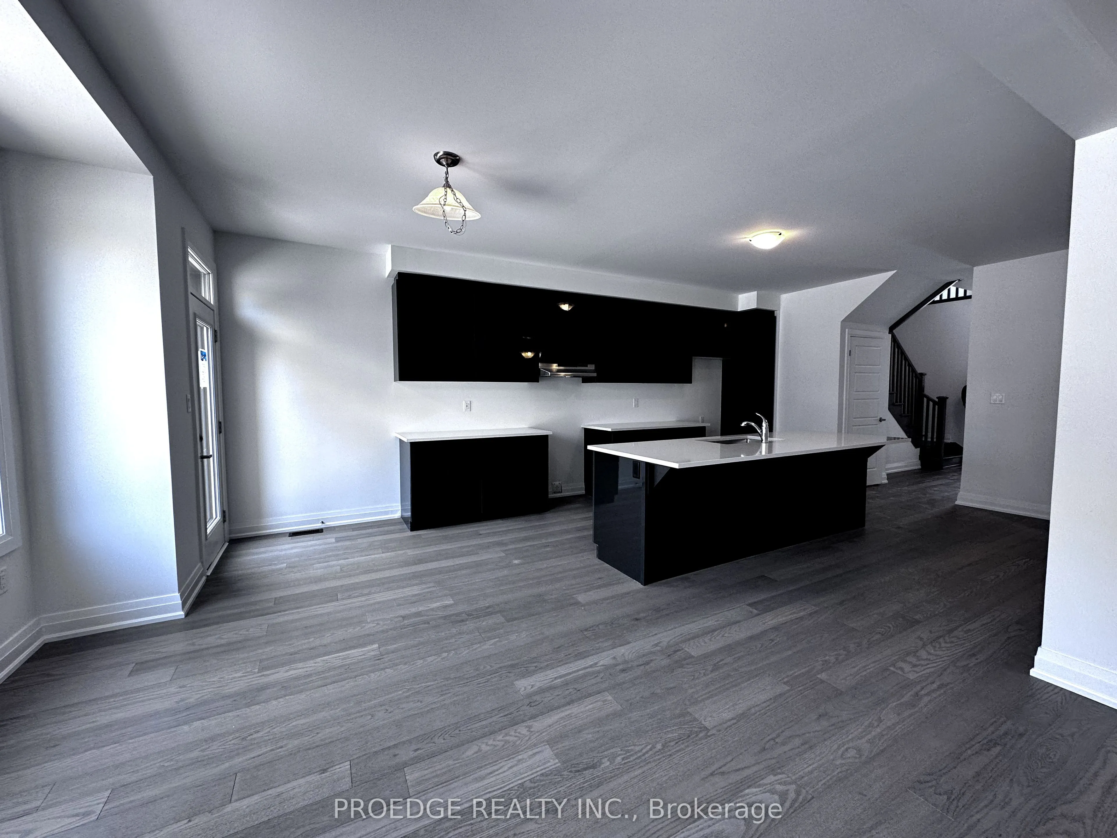 1416 Mockingbird Square