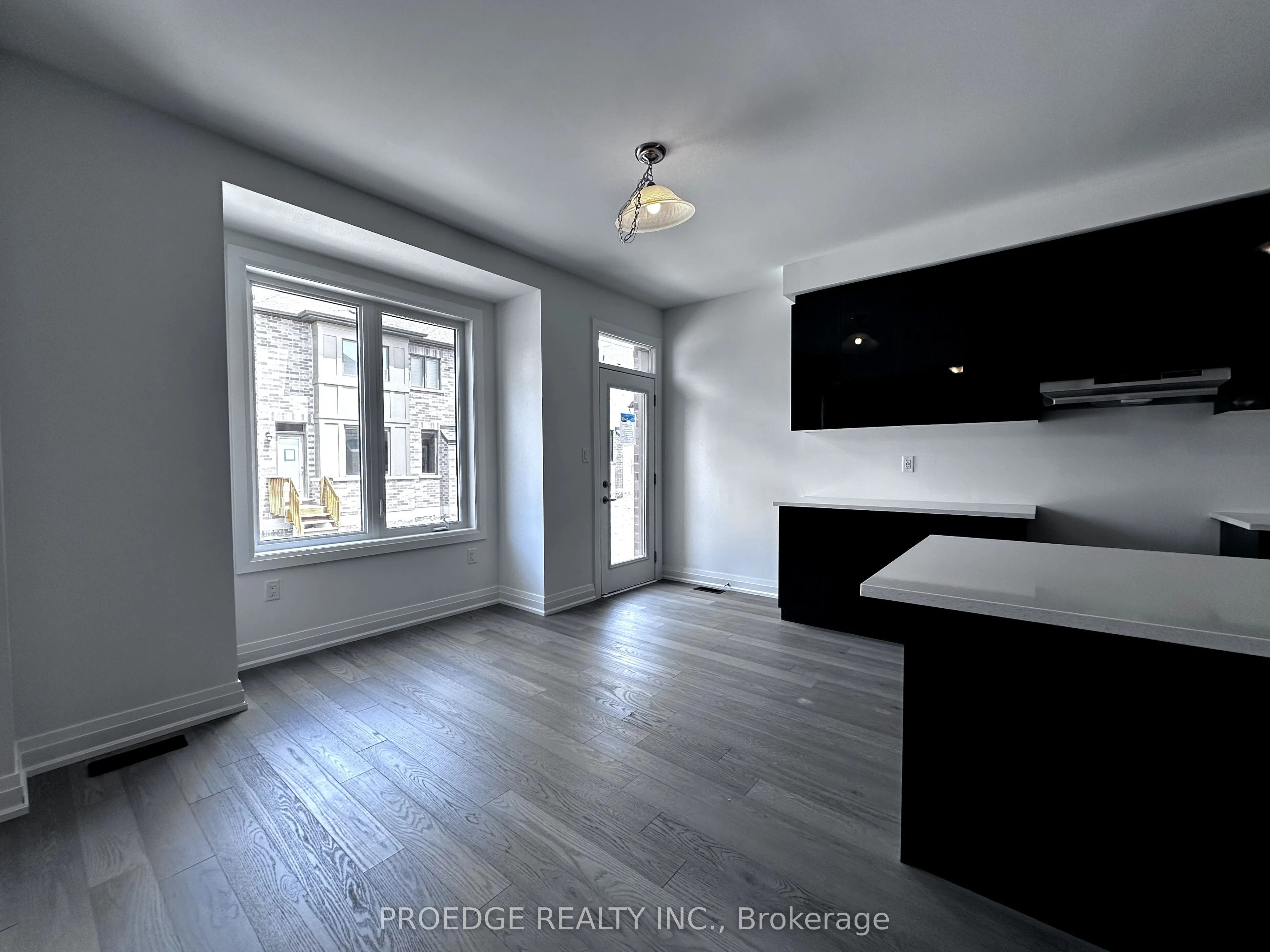 1416 Mockingbird Square