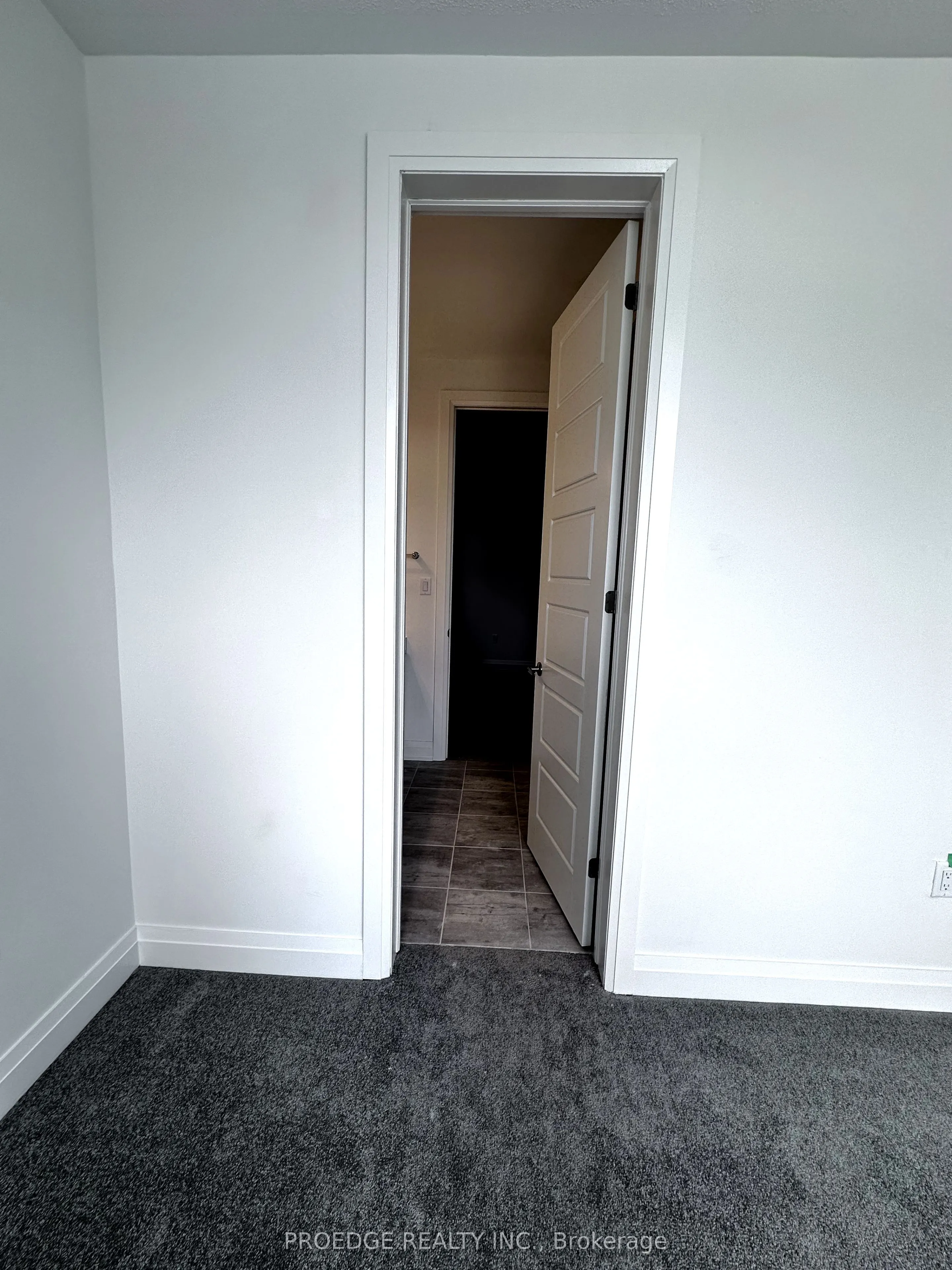 1416 Mockingbird Square