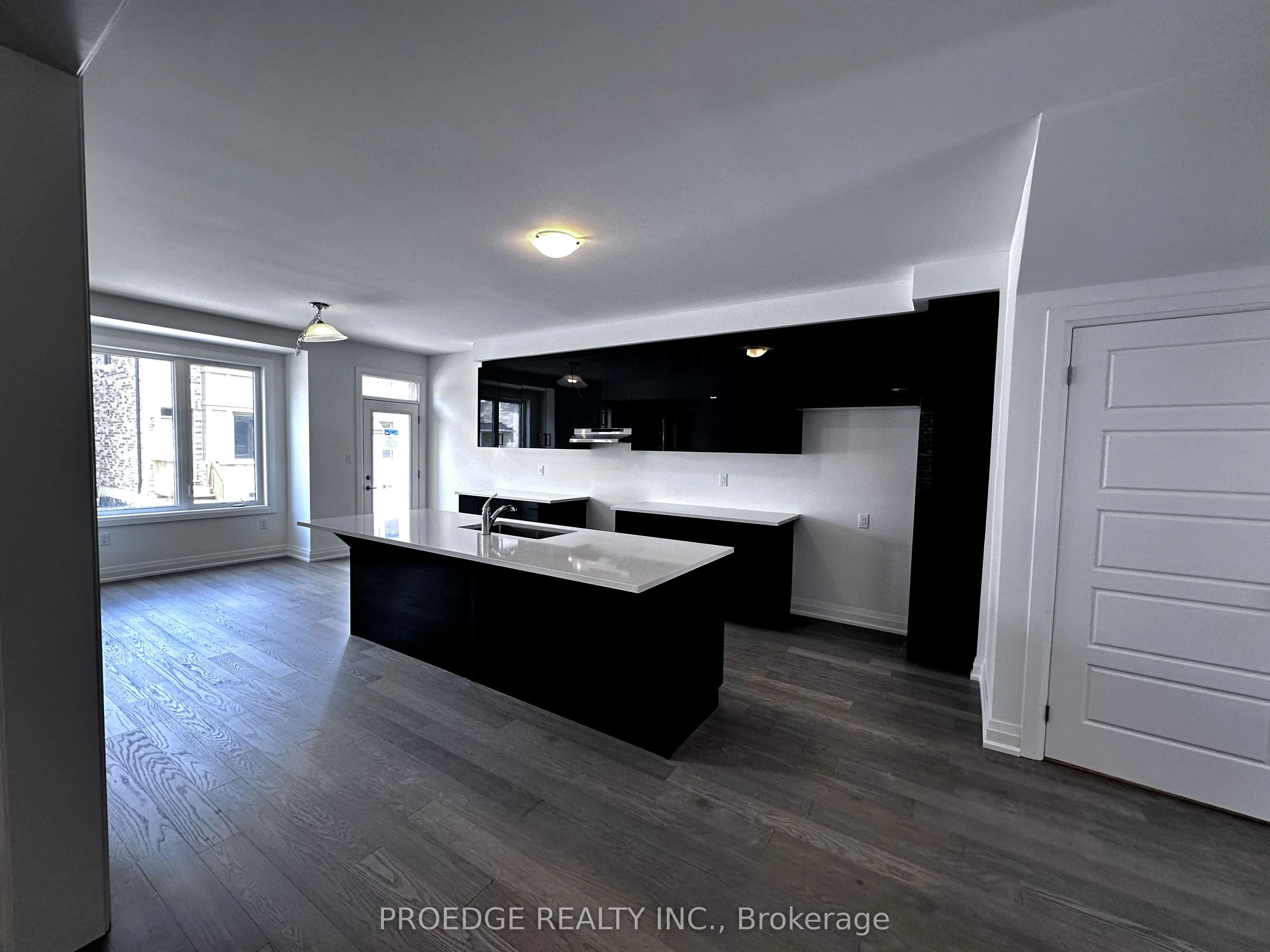 1416 Mockingbird Square