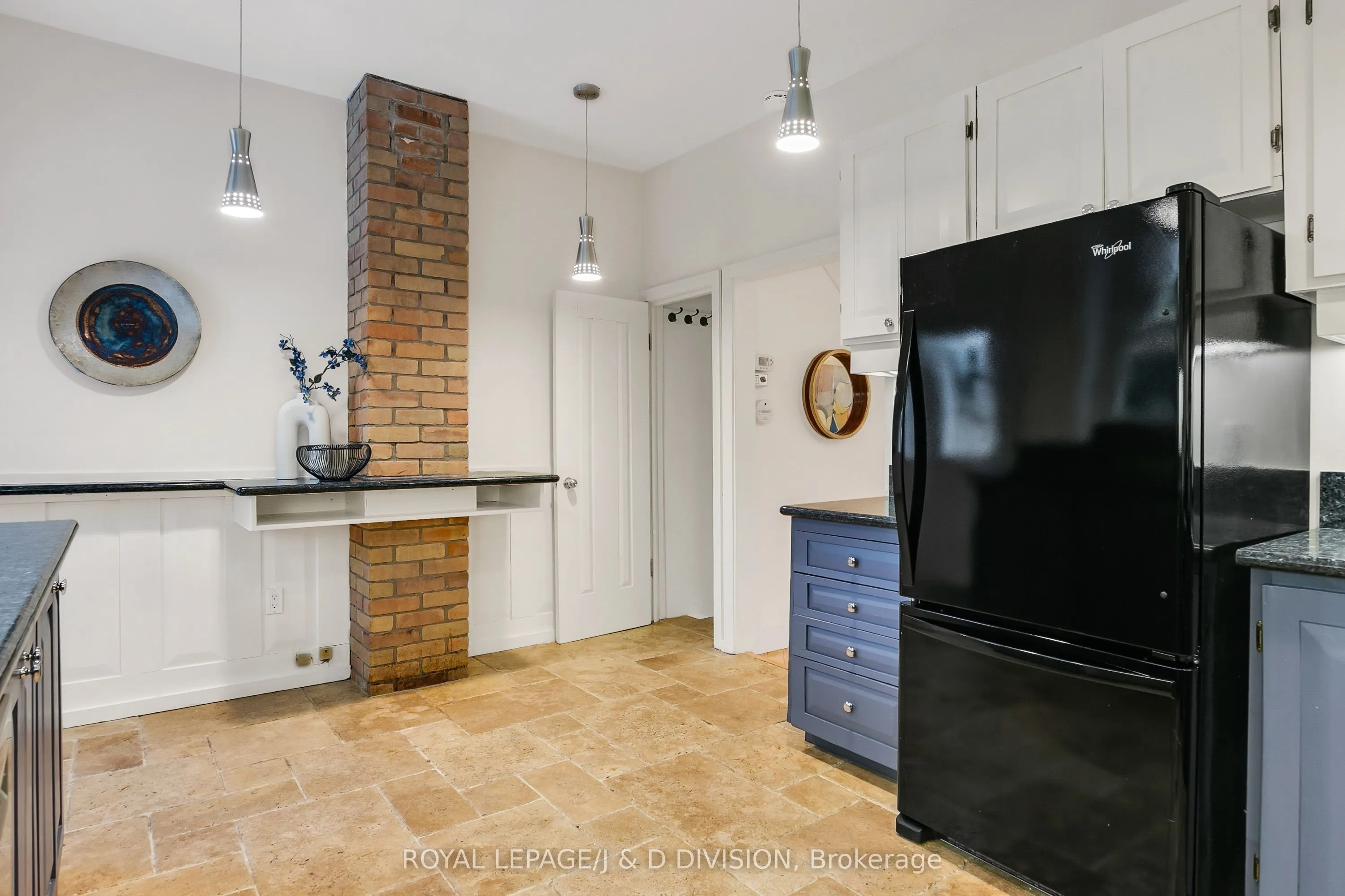 44 Dingwall Avenue