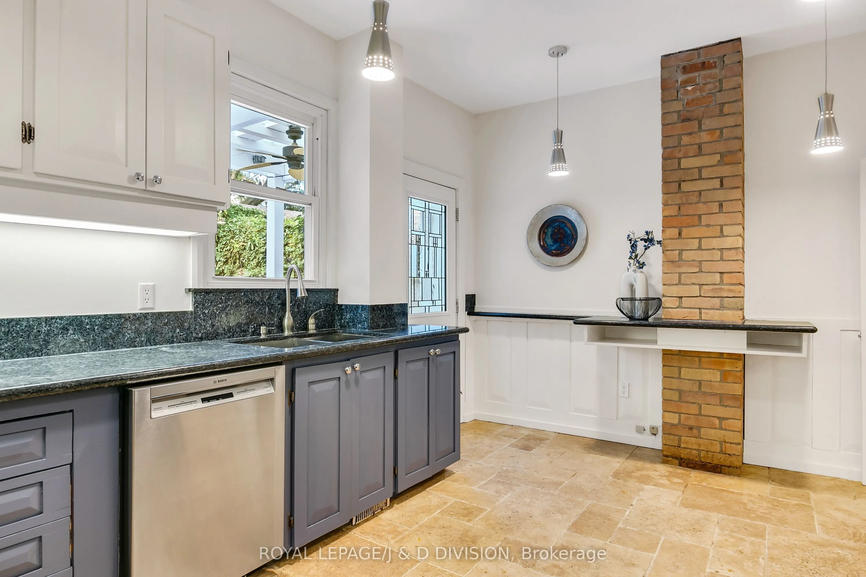 44 Dingwall Avenue