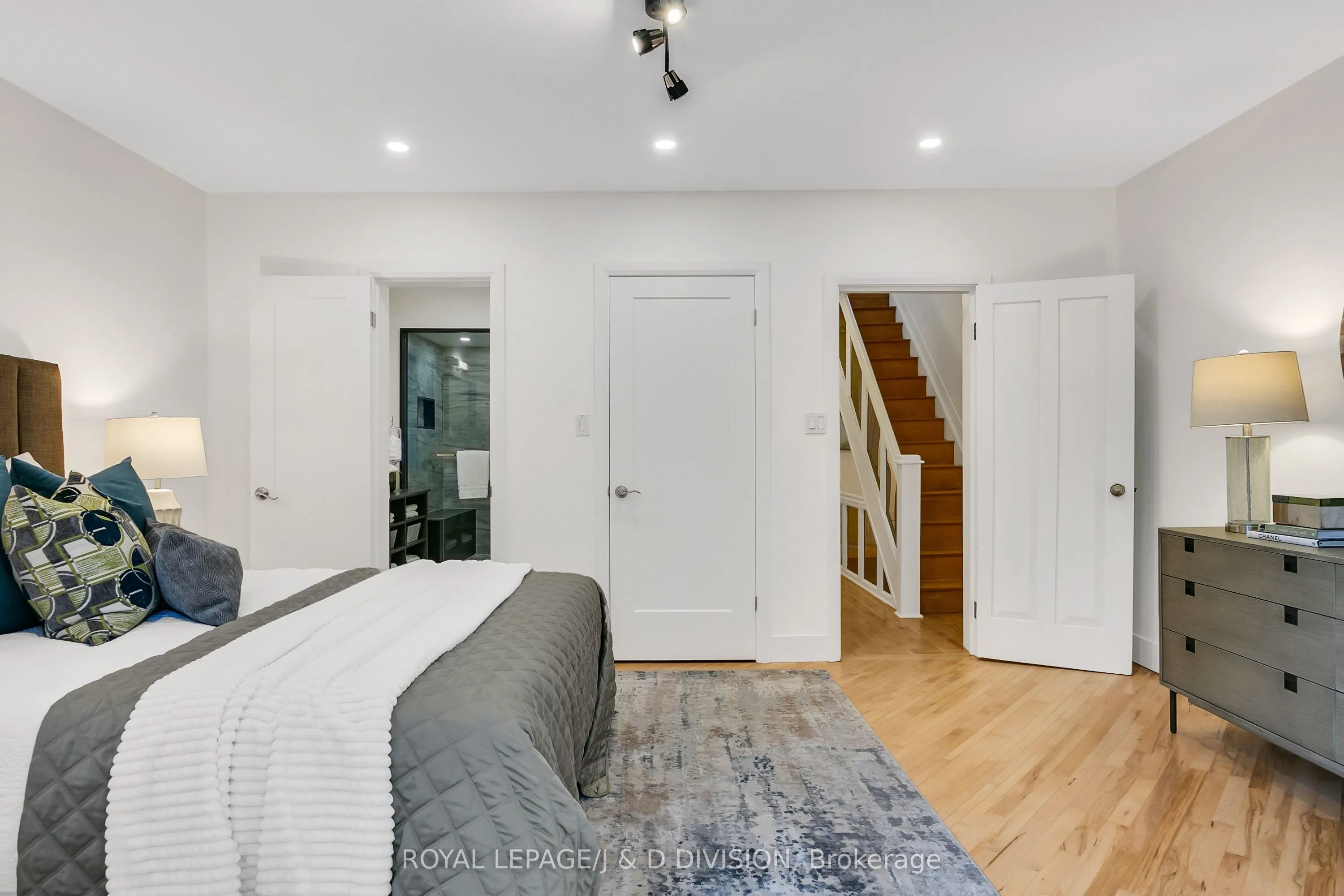 44 Dingwall Avenue