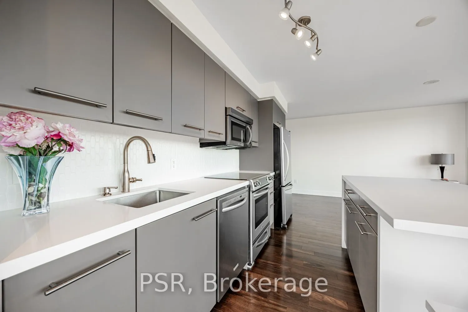 1048 Broadview Avenue, #708