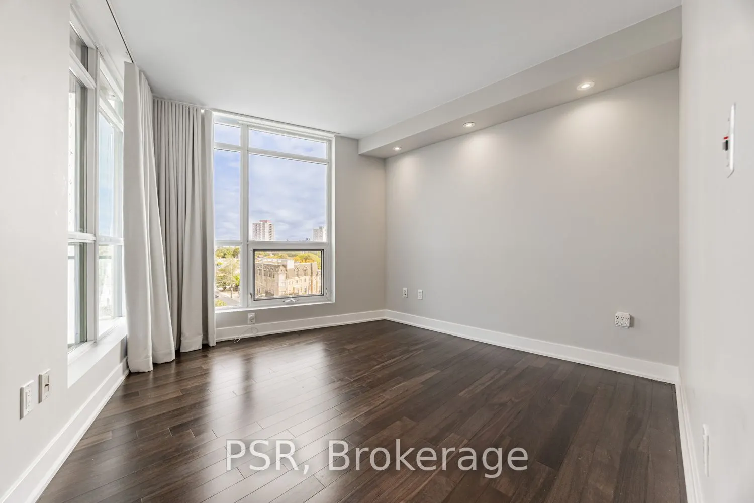 1048 Broadview Avenue, #708