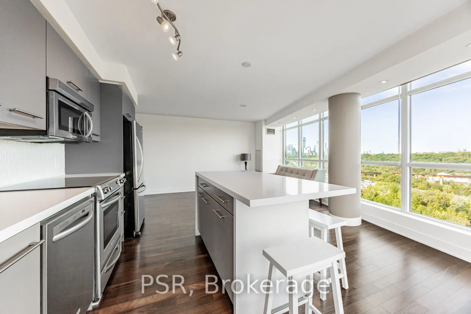 1048 Broadview Avenue, #708