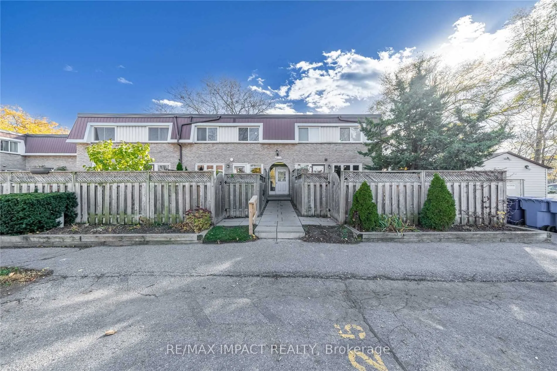 33 Taunton Road E, #28