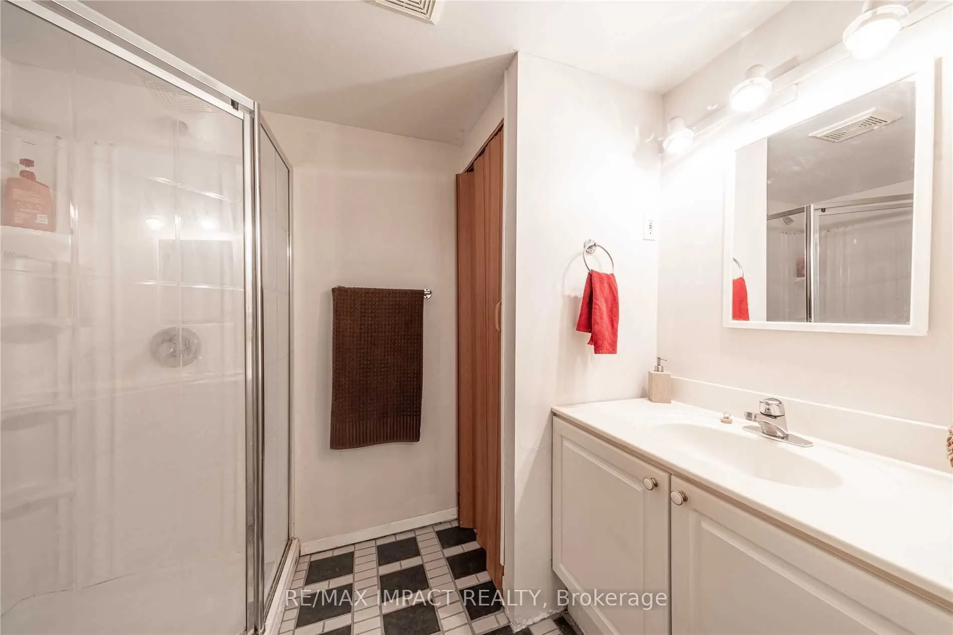 33 Taunton Road E, #28