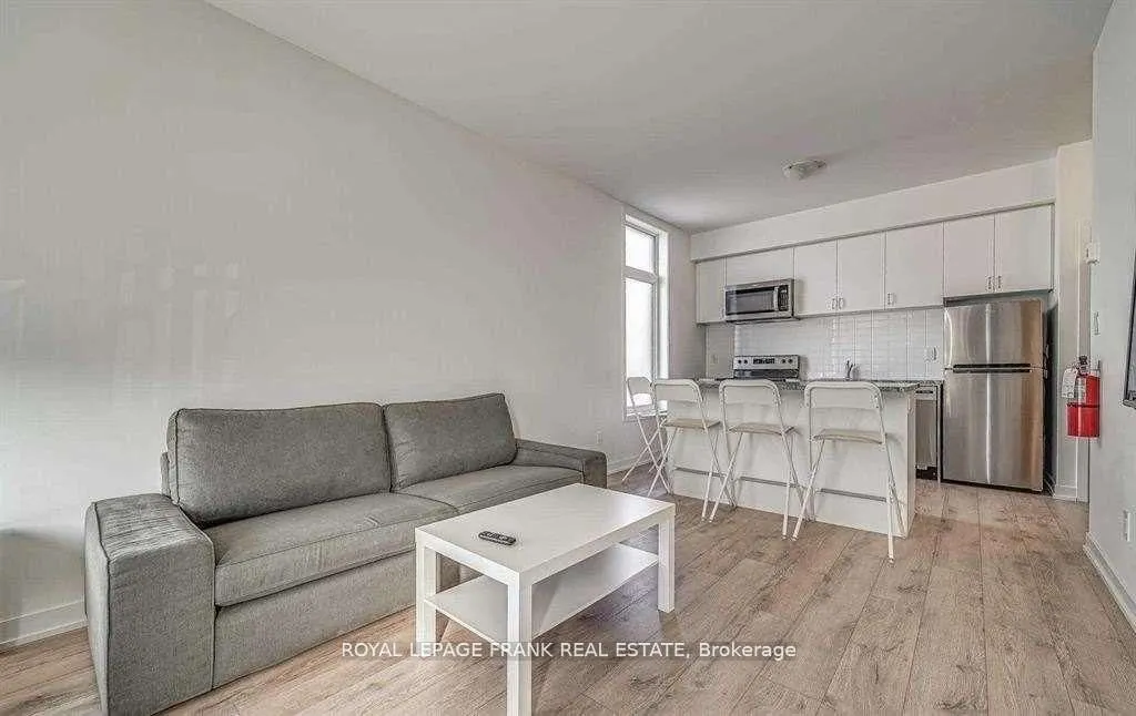 1720 Simcoe Street N, #8