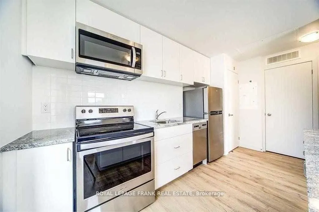 1720 Simcoe Street N, #8