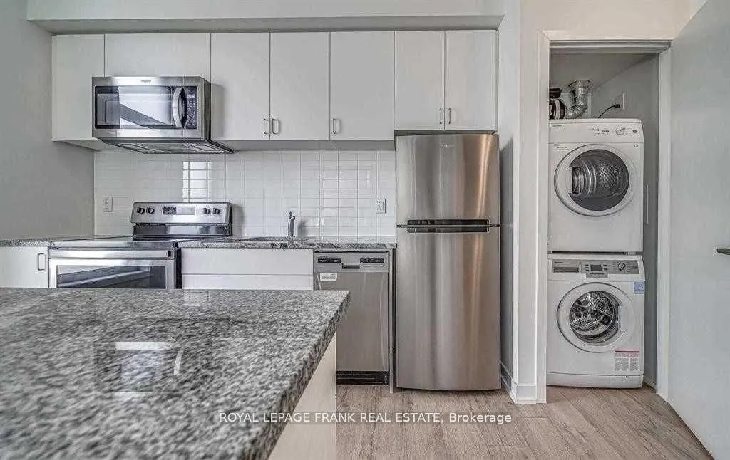 1720 Simcoe Street N, #8