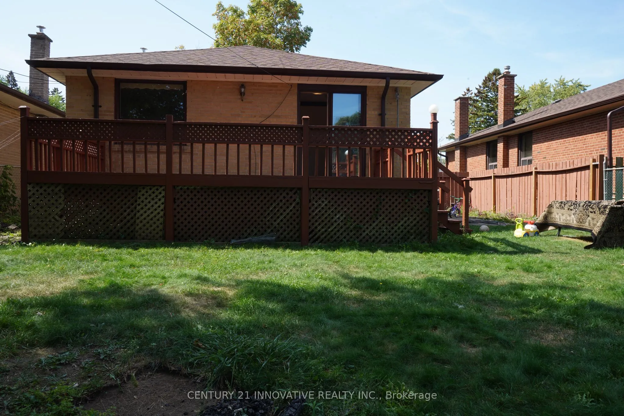 3 Holton Road