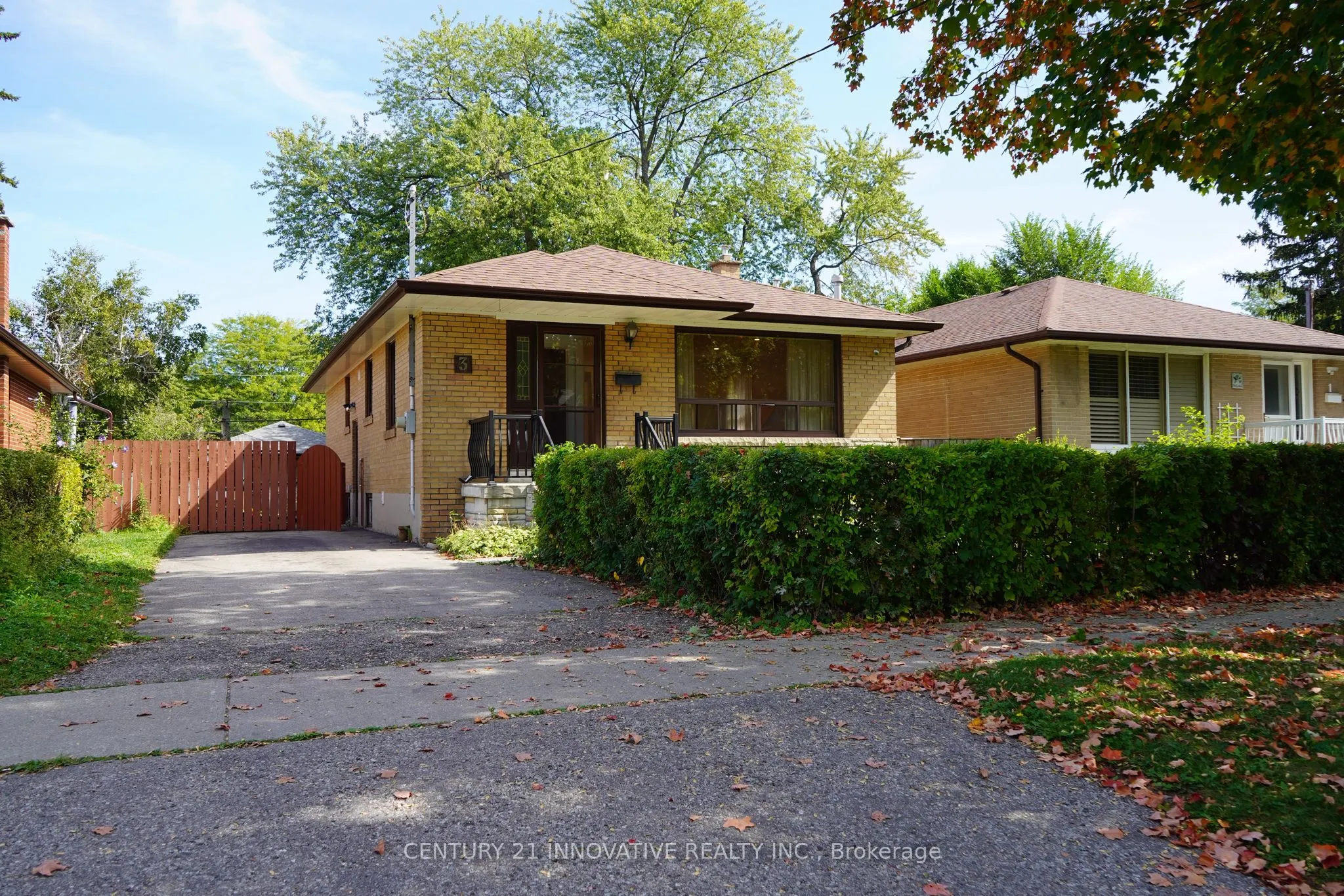 3 Holton Road