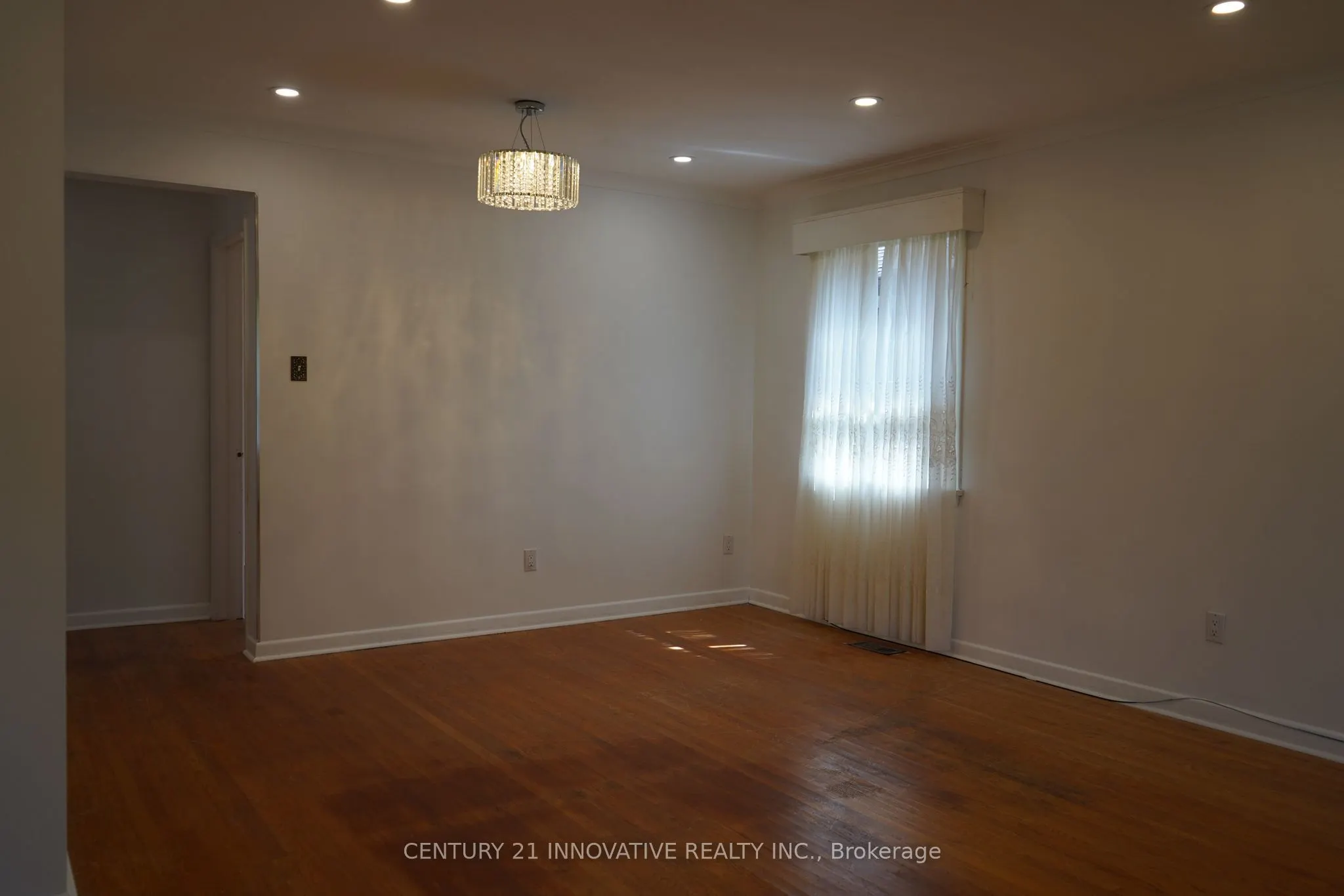 3 Holton Road