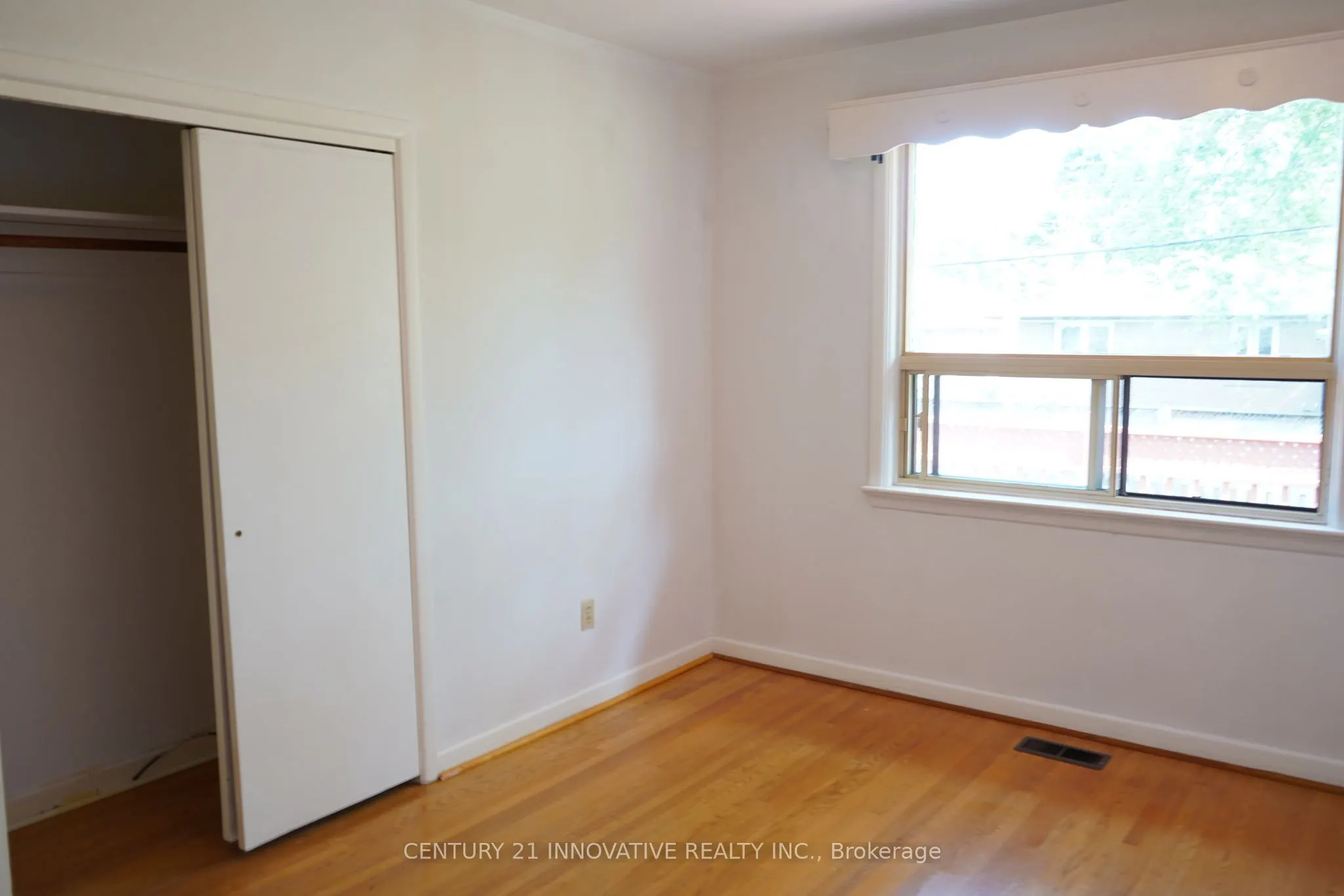 3 Holton Road