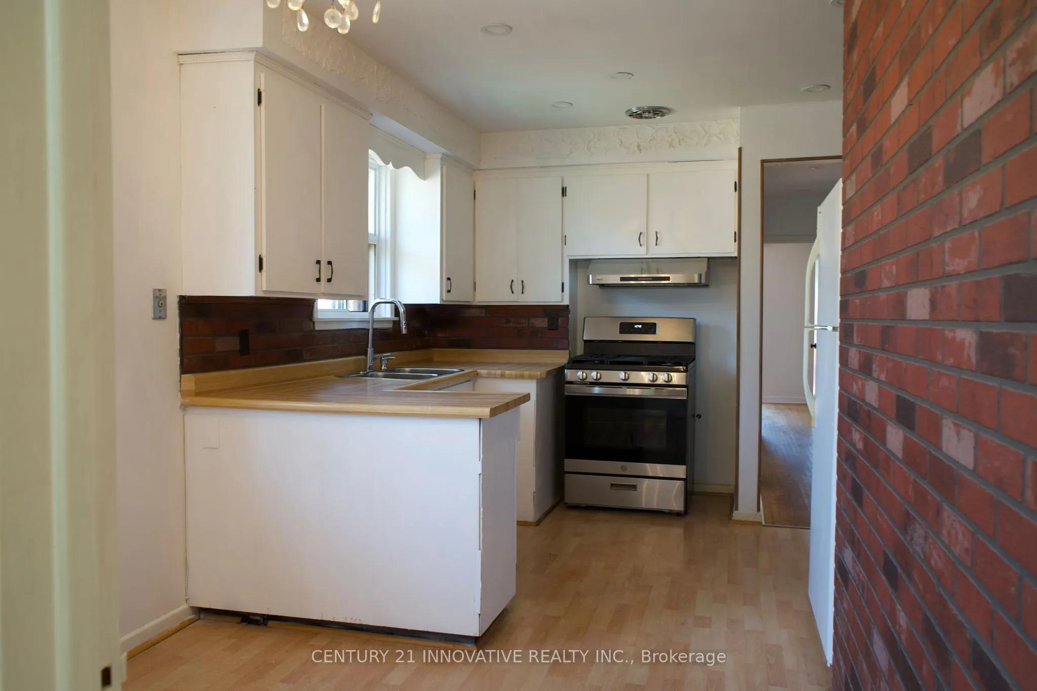 3 Holton Road