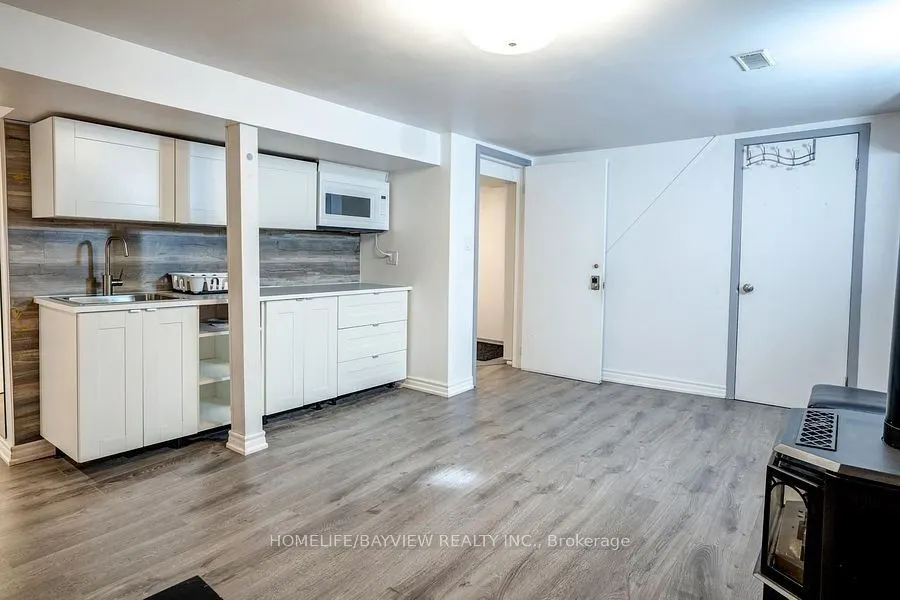 61 Squires Avenue, #Lower