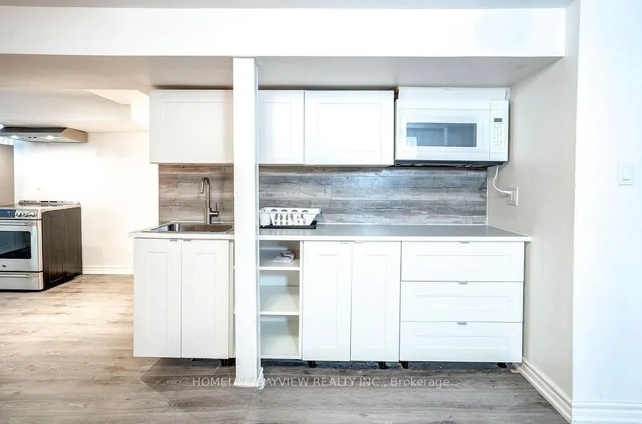 61 Squires Avenue, #Lower