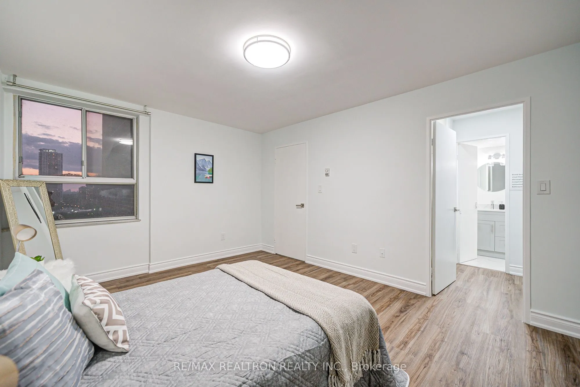 1 Massey Square, #1506