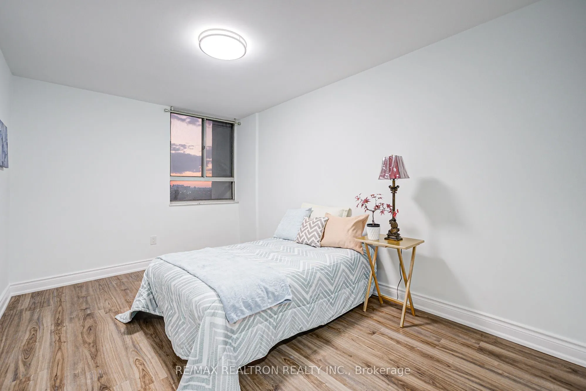1 Massey Square, #1506