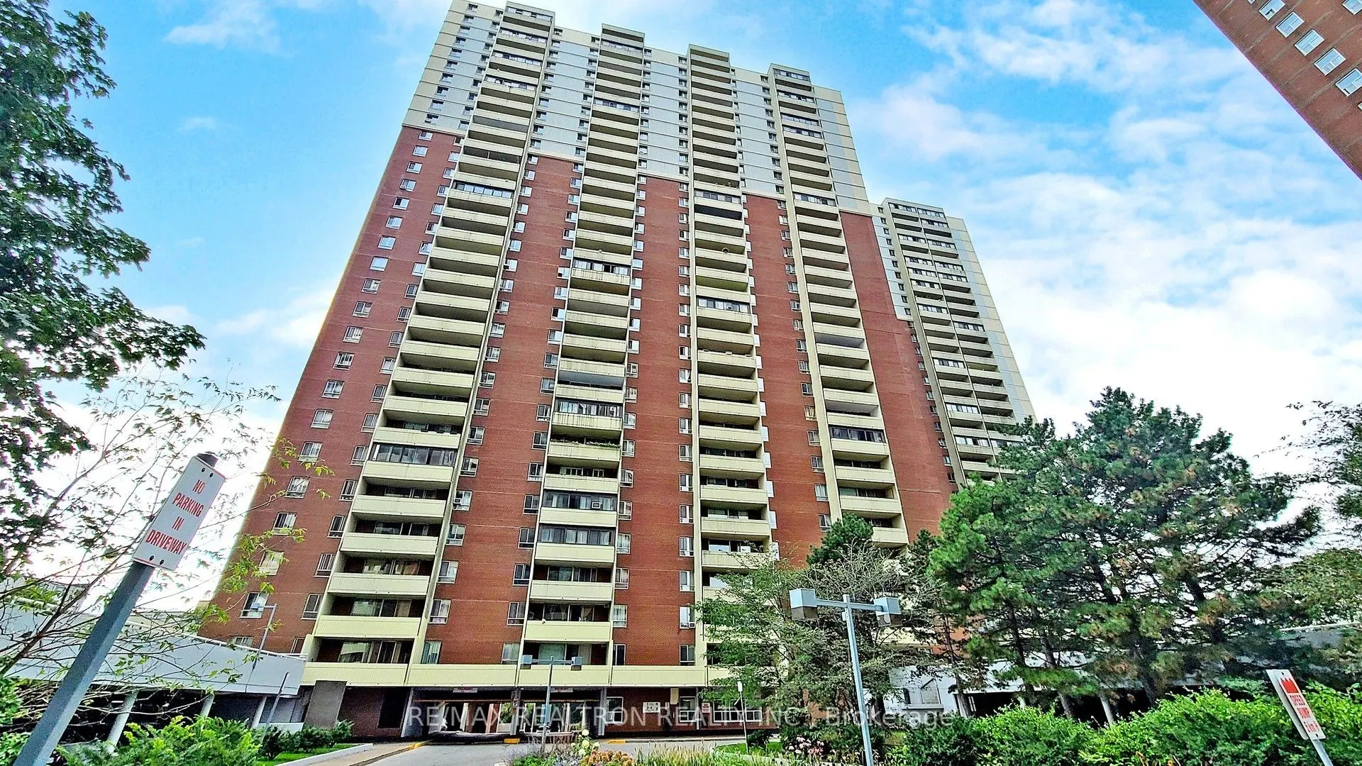 1 Massey Square, #1506