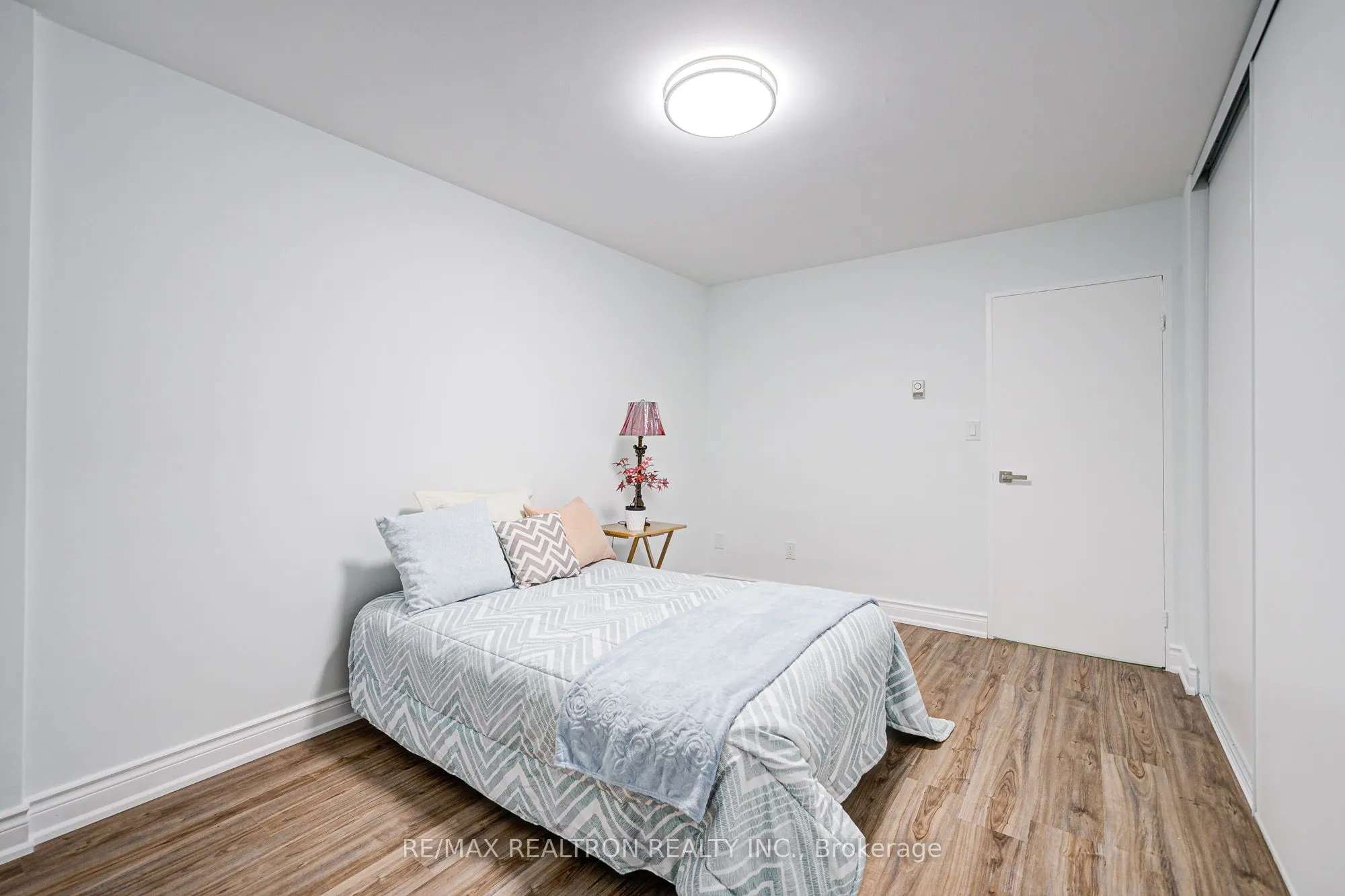 1 Massey Square, #1506