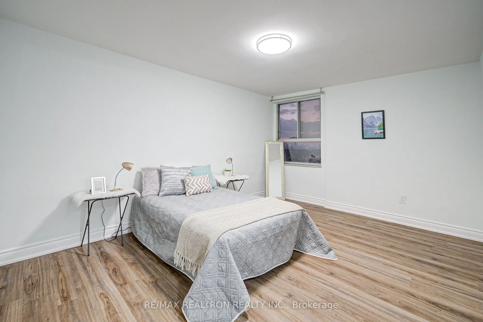 1 Massey Square, #1506